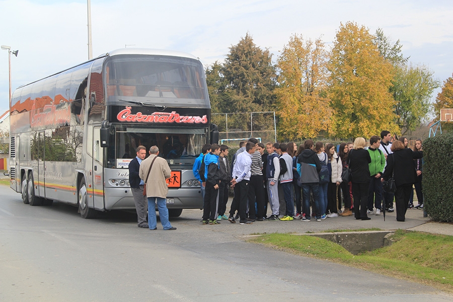 <p>Učenici 8. razreda Osnovne škole Miroslava Krleže 6. i 7. studenoga 2014. godine su realizirali terensku nastavu u sklopu Pilot projekta „Posjet Vukovaru osmih razreda“.</p>

