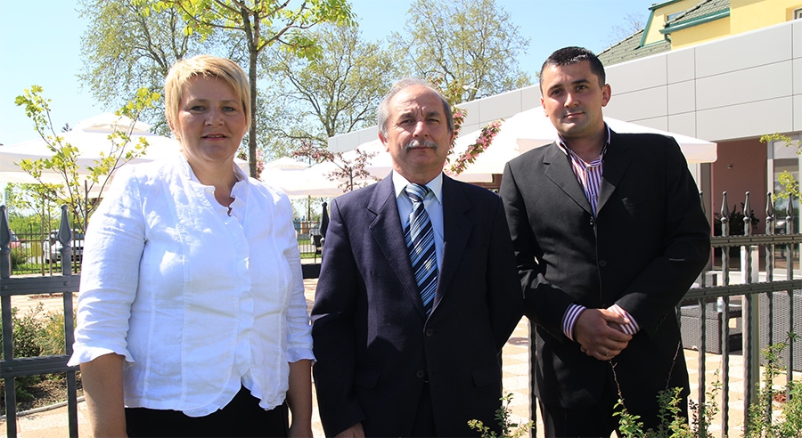 <p>U nedjelju 28. travnja 2013. godine u hotelu „Zelenkrov“ u Čepinu Općinski odbor HDSSB-a Čepin predstavio je svoje kandidate za načelnika  i zamjenike načelnika Općine Čepin na nadolazećim lokalnim izborima.</p>
